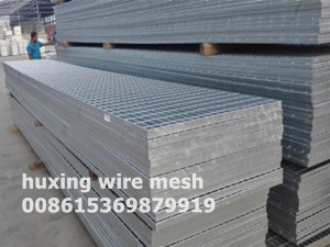 Hot Galvanized (900x5800mm) Welded Serrated Carbon Steel Grating Non-Slip Steel Bar Grating 