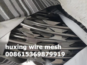 Hot Dipped Galvanized Blade Razor Barbed Wire Coil Concertina Razor Wire