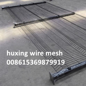 Black PVC Powder Coating 3D Bending Weld Mesh Panel Security Garden Fence