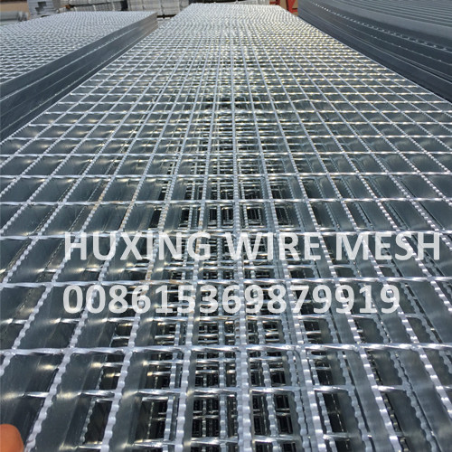 (900x5800mm) Welded Serrated Carbon Steel Grating Non-Slip Steel Bar Grating