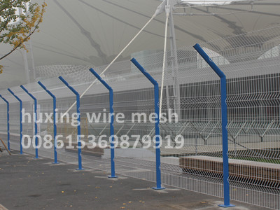 Welded V Mesh Fence Panel Industrial Security Fencing D Shape Post