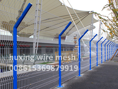 Welded V Mesh Fence Panel Industrial Security Fencing D Shape Post