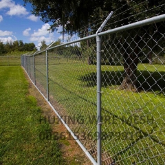 Hot Galvanized Diamond Mesh Chain Link Fence with 3 Strand Barbed Wire Arm