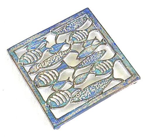 CAST IRON SQUARE FISH TRIVET