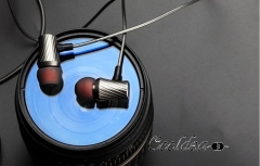 D03 Metal bass-ear headphone