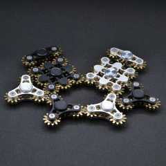 Fist of the nine teeth linkage fingertips Spinner