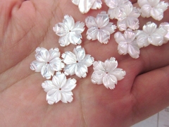 15mm Gergous MOP Shell Fluorial Petal flower carved white Shell Beads Shell earrings Beads 12pcs