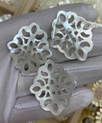 Natural Gray black Pearl Shell Beads,25x18mm 1pcs Diamond Square filigree clover flower white Sea Shell jewelry loose Beads Wholesale