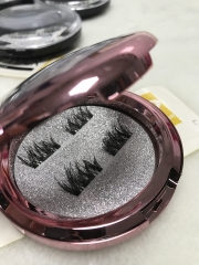 Magnetic eyelashes with rose gold circle case