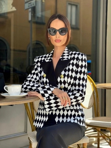 2024 New European And American Star Catwalk Women's Jacket With Diamond Lattice And Black And White Lattice Slim Double-breasted Suit Jacket