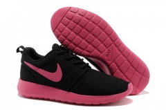 Running shoes Nike Roshe Run fushia size EU36-40