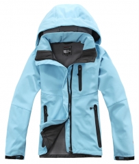 The North Face women’s hooded solf shell Pizex light blue
