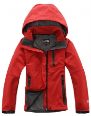 The North Face women’s hooded solf shell Pizex red