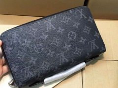 LV Men's Bag New Zipper Handbag Large Wallet M61698