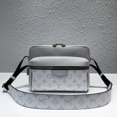 LV 18ss Women The Single Shoulder Bag M30243 Messenger Bag