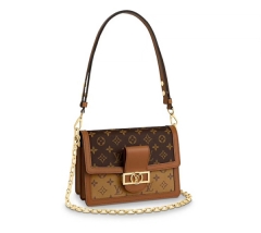 Lv Medium Lock The single shoulder bag M44391