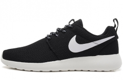 Running shoes Nike Roshe Run black white size EU36-45