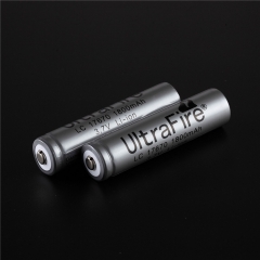 UltraFire 17670 1800mAh Li-ion Recharbeable Protected Battery (2PCS)