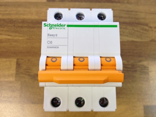 France Schneider Schneider C6 EA9AN3C6 miniature circuit breaker 3P6A original authentic