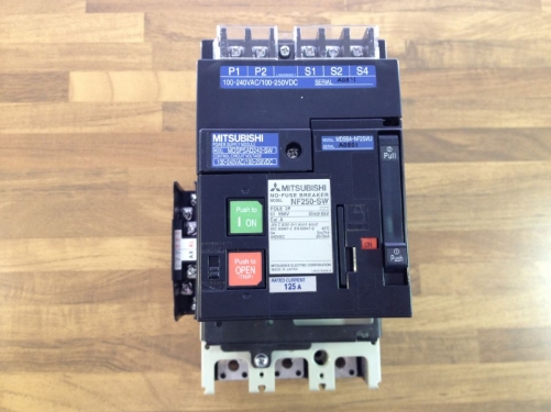- - MDSPSAD240-SW NF250-SW circuit breaker 3P125A original
