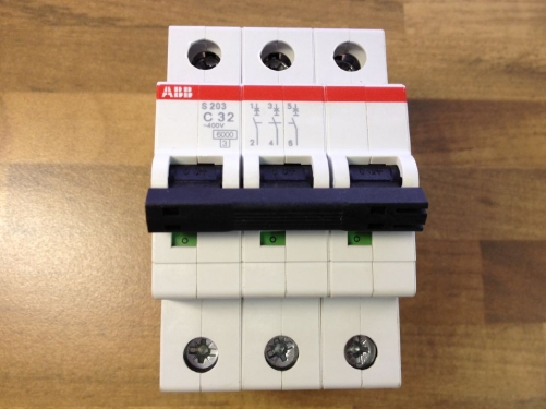 New original United States S203 C32 ABB air switch miniature circuit breaker 3P32A guaranteed authentic
