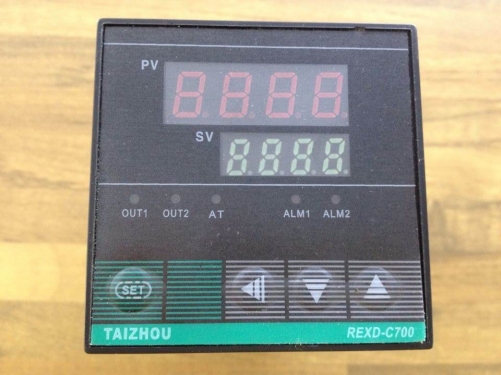 REXD-C71718*AN C7181D TAIZHOU temperature control table 0-400 REXD-C7181 K E 0-400℃ C700 output SSR universal input 72X72