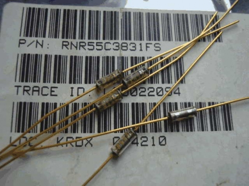 Origional Product Vishay Gold Pin 3.83 k s 3.9K 0.1% Glass Fiber High-Precision Fever Resistor