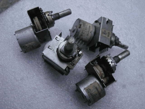 Origional Product Japan Potentiometer with Motor Drive B20K 20MM Axis Japan Origional Product Stock Not Used