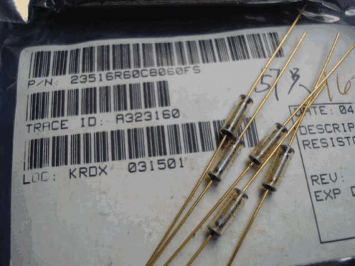 Origional Product Vishay Gold Pin 1W 806R S 820R 0.1% Glass Fiber High-Precision Fever Resistor