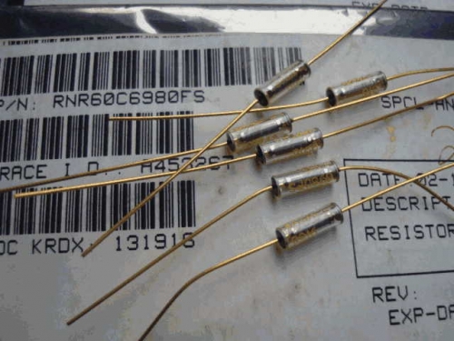 Origional Product Vishay Gold Pin 1W 698R S 680R 0.1% Glass Fiber High-Precision Fever Resistor