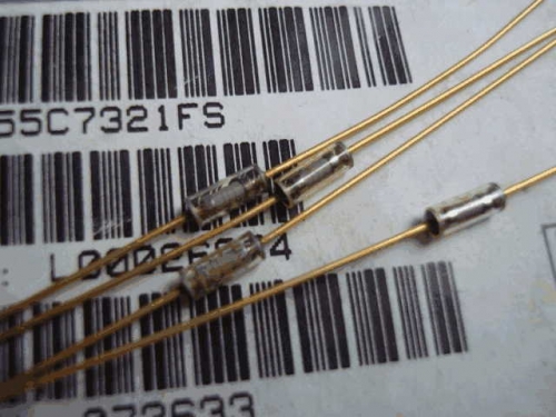 Origional Product Vishay Gold Pin 7.32 k s 7.3K 0.1% Glass Fiber High-Precision Fever Resistor