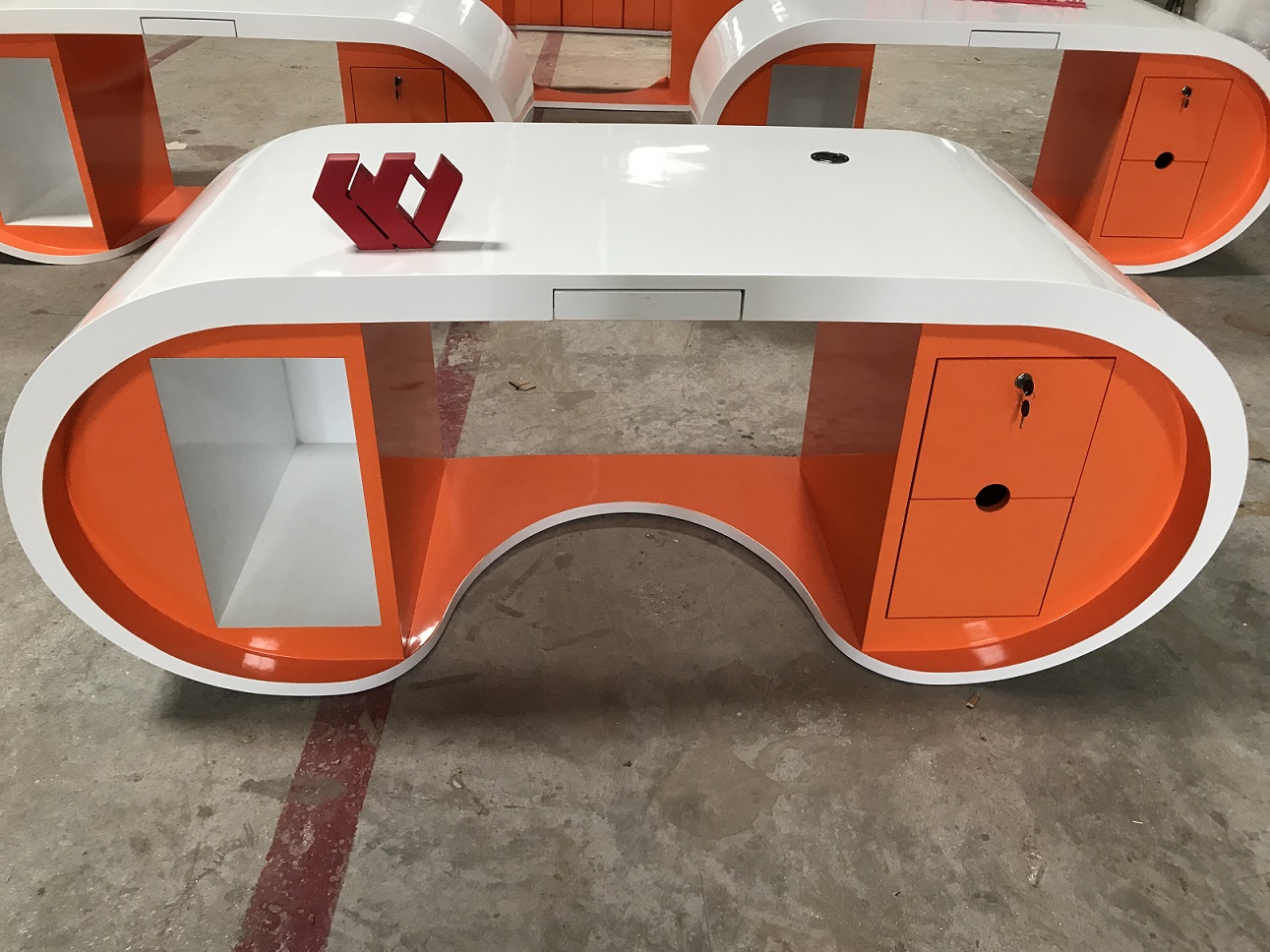 custom design size orange manager desk
