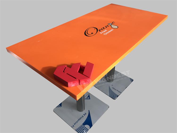 Dining table with LOGO 