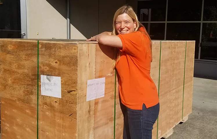 Orange Fashion Corian Boat Bar Counter