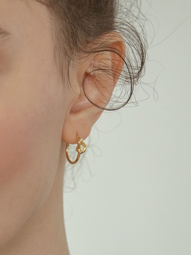 Silver, simple and playful mini knotted earrings