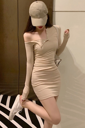 Retro waist sexy one-shoulder long-sleeved dress
