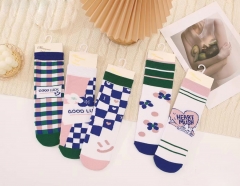 Women's mid-calf socks