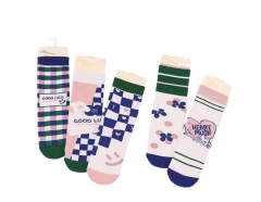 Women's mid-calf socks