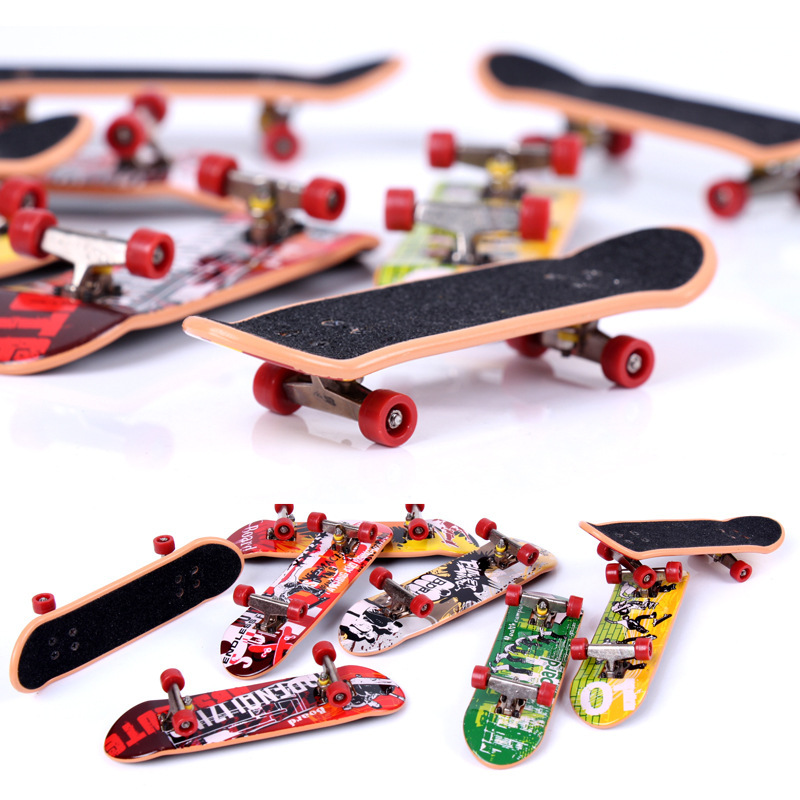 Finger Skateboard Mini Skateboard Fingerboard Finger Toys Birthday Christmas Creative Gifts for Adults Kids Children Finger Skater