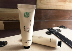 Moringa fruiting hand cream