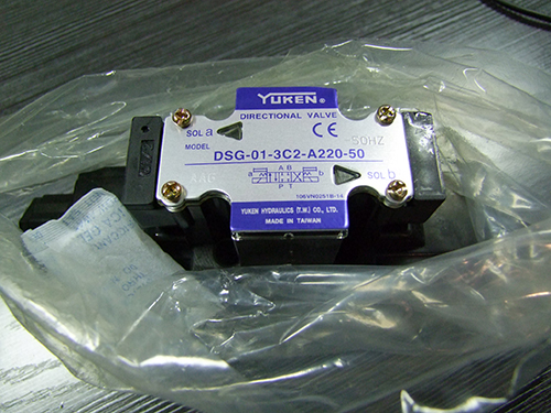YUKEN Solenoid valve DSG-01-3C2-A220-50