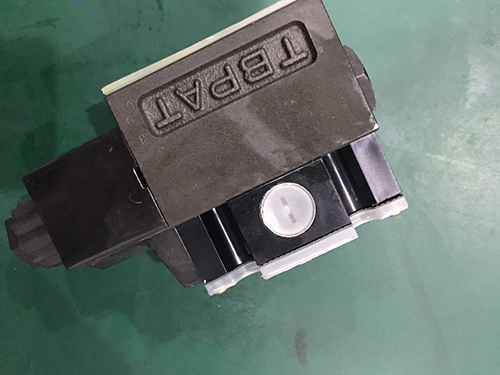 CML Solenoid valve  WH42-G03-B11B-A240