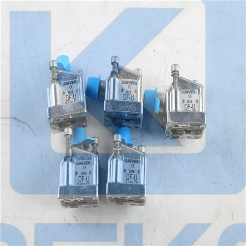 DF-U UNIVER MAGNETIC SWITCH