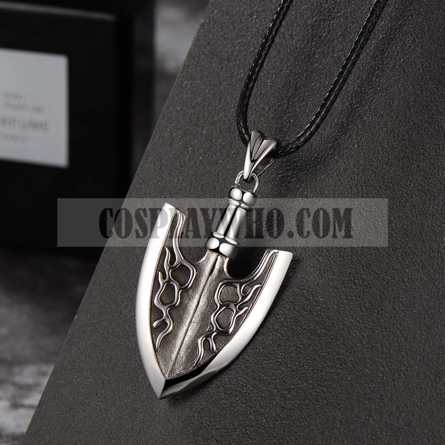 jojo insect arrow necklace