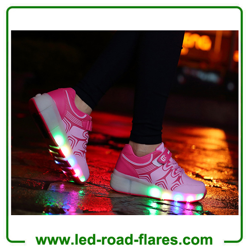 2017 New Children LED Roller Shoes Boys Girls Automatic LED Lighted Flashing Roller Skates Kids Fashion Blue Black Red Sneakers With Wheels 
