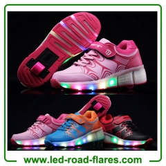 2017 New Children LED Roller Shoes Boys Girls Automatic LED Lighted Flashing Roller Skates Kids Fashion Blue Black Red Sneakers With Wheels