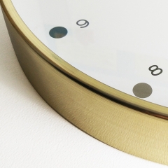 Elegant Light Gold Metal Wall Clock