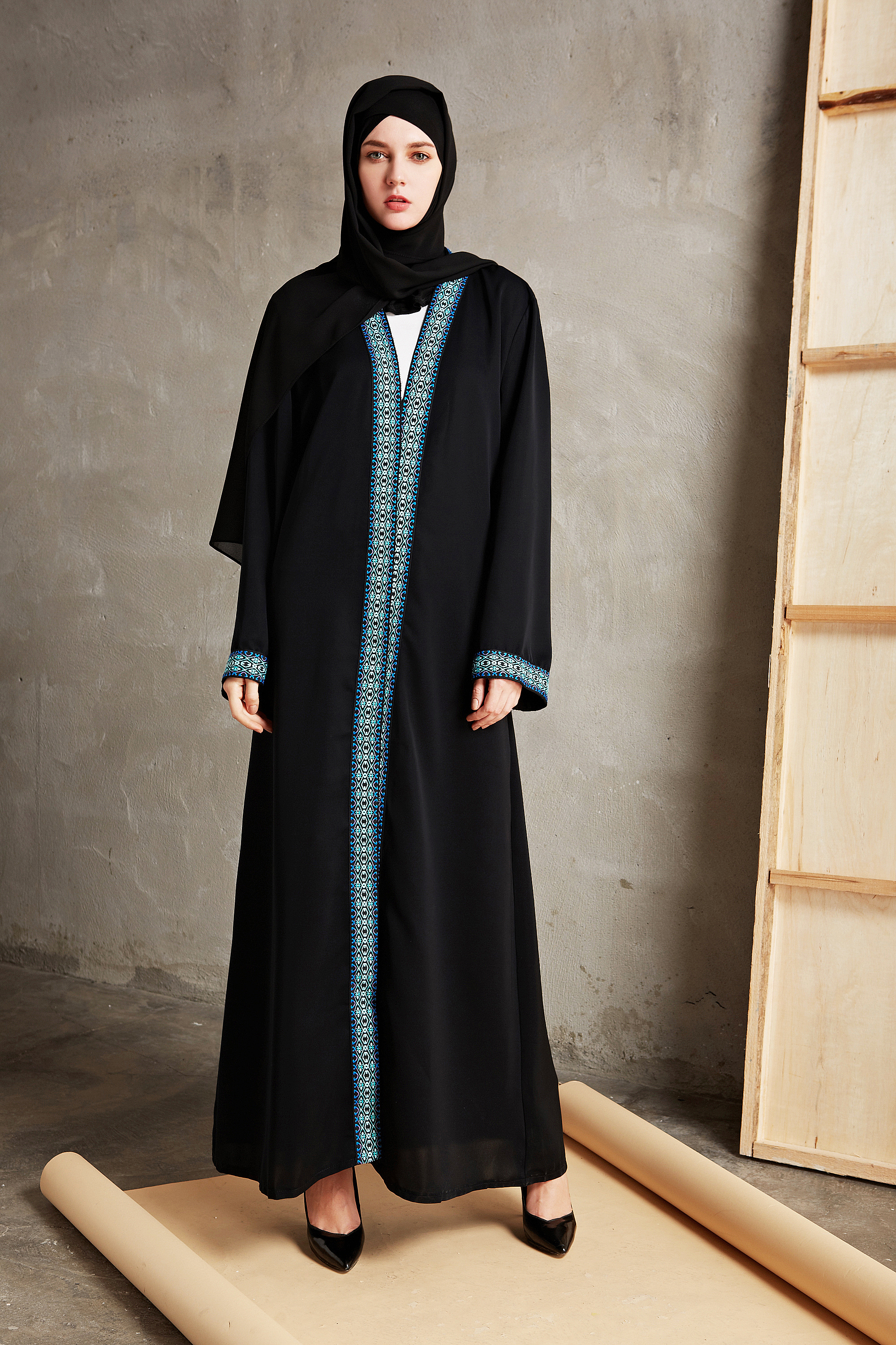 plain black abaya