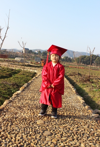 Shiny Graduation Gown Cap Tassel Set for Kindergarten Red