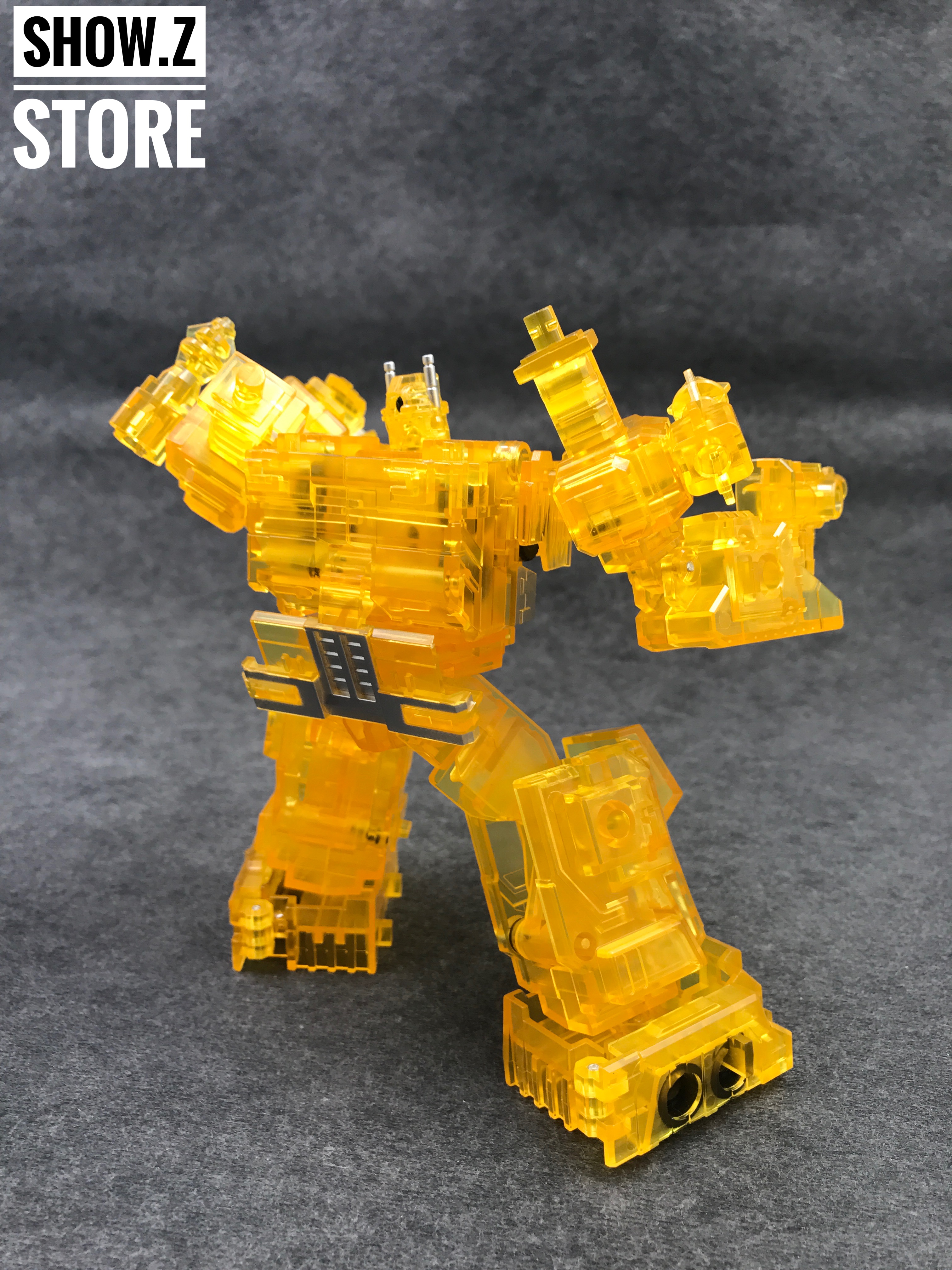 MechFansToys MF-08 Limited Edition yellow translucent Ultra Magnus robot MechFansToys MF-08 Limited Edition yellow translucent Ultra Magnus robot
